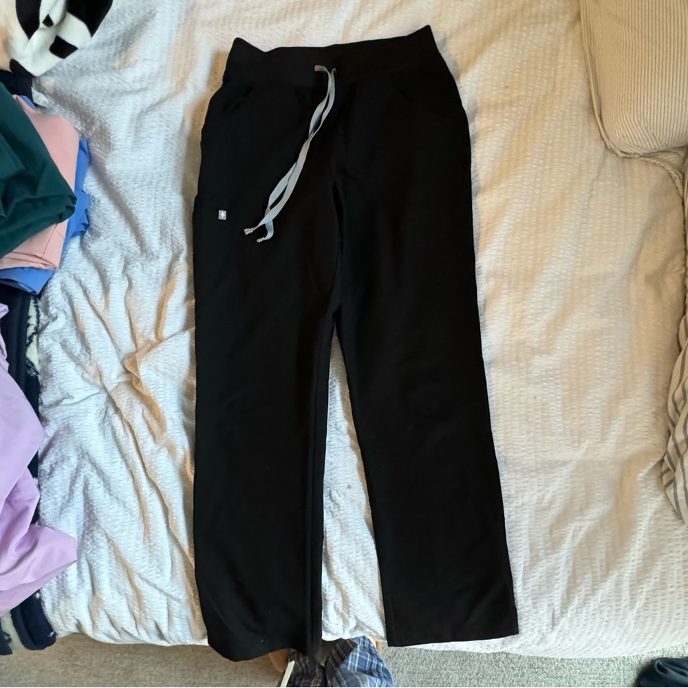 FIGS High Waisted Livingston Basic Scrub Pants- Black
